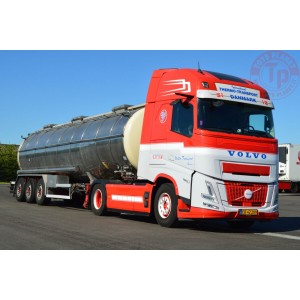 1/50 Wetter VOLVO FH AERO GLOBETROTTER XL 4X2 TANK TRAILER - 3 AXLE WSI 01-5122 WSI MODELS