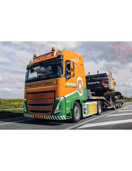 VOLVO FH5 GLOBETROTTER ELECTRIC 4X2 SEMI LOW LOADER - 3 AXLE Van Der Vlist Groot Ammers WSI 01-4995 WSI MODELS
