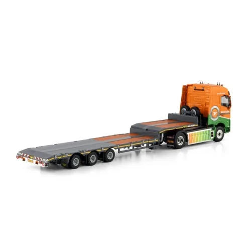 VOLVO FH5 GLOBETROTTER ELECTRIC 4X2 SEMI LOW LOADER - 3 AXLE Van Der Vlist Groot Ammers WSI 01-4995 WSI MODELS