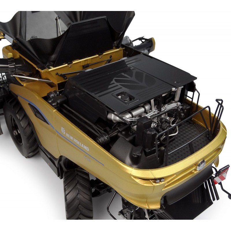 UH 6829 1/32 New Holland CR11 Gold Show Edition UNIVERSAL HOBBIES