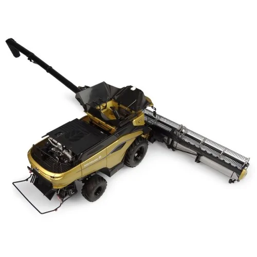 1/32 New Holland CR11 Gold Show Edition UH 6829 UNIVERSAL HOBBIES