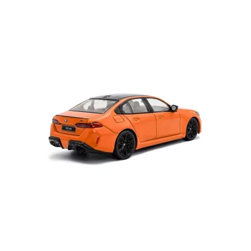 1/18 BMW G90 M5 SEDAN 2024 FIRE ORANGE III S4317552 SOLIDO