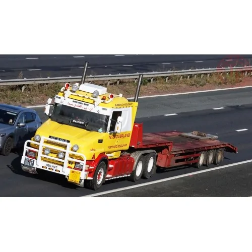 Scania 4-serie Torpedo met 3-assige semi dieplader Overland TEKNO 85268 TEKNO