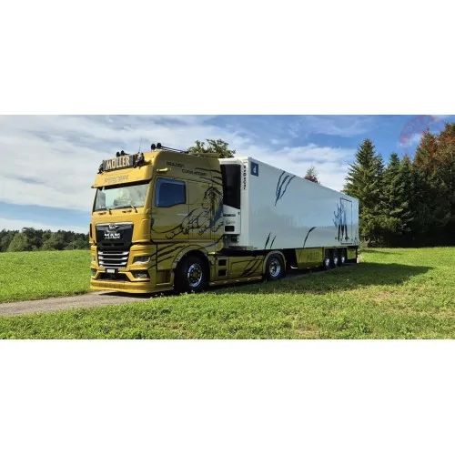 Man TGX GX 4x2 con rimorchio frigorifero a 3 assi Muller - Golden Commander TEKNO 87945 TEKNO