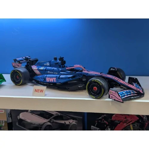 1:8 BWT Alpine F1 Team A525 Racing Car - 2173 pcs CADA C64012W CADA