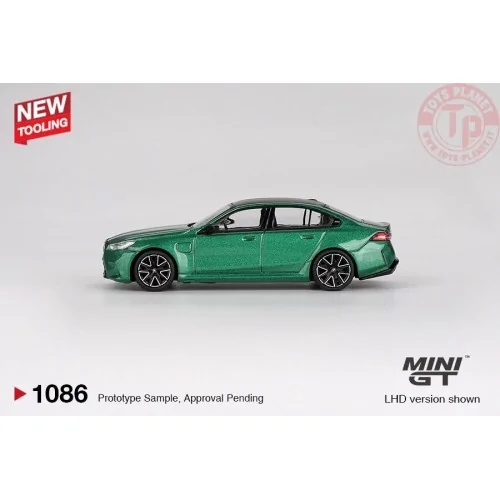 1:64 BMW M5 (G90) ISLE OF MAN GREEN METALLIC 2024 MGT01086-L MINI GT