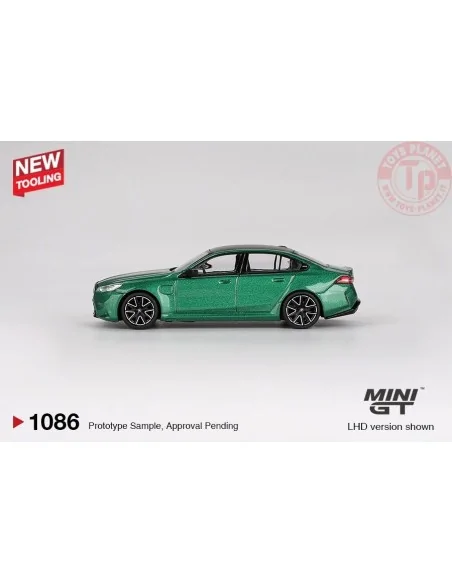 1:64 BMW M5 (G90) ISLE OF MAN GREEN METALLIC 2024 MGT01086-L MINI GT