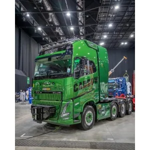 1/50 Cadzow Volvo FH05 Globetrotter XL 8x4 TEKNO 90151 TEKNO