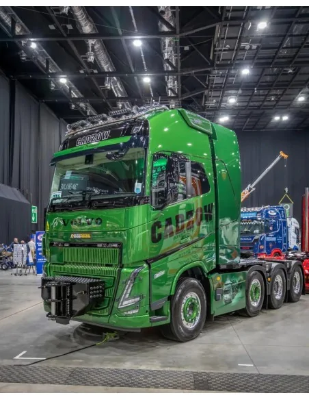 1/50 Cadzow Volvo FH05 Globetrotter XL 8x4 TEKNO 90151 TEKNO