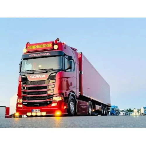 1/50 Heinrichs Scania NGS Highline 4x2 con semirimorchio frigo TEKNO 89972 TEKNO