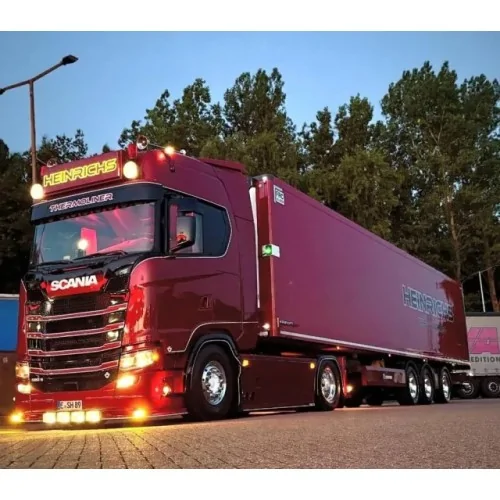 1/50 Heinrichs Scania NGS Highline 4x2 con semirimorchio frigo TEKNO 89972 TEKNO