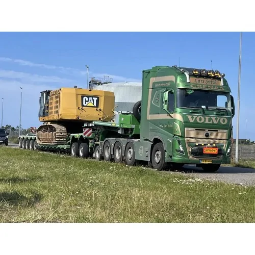 1/50 Lars Svith Volvo FH05 Globetrotter XL 8x4 con pianale ribassato Broshuis 2+5 assi TEKNO 89969 TEKNO