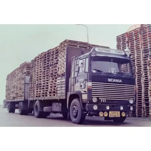 Scania 111 4x2 Rigid Truck with Flatbed Trailer Plokker Pallets 1:50 TEKNO 89223 TEKNO