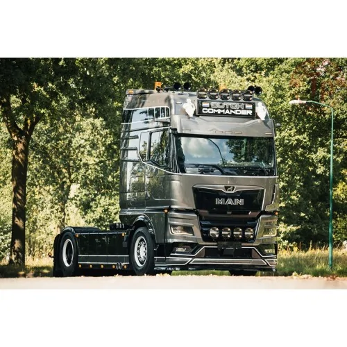 MAN TGX GX 4X2 Dutch Commander WSI 04-2235 WSI MODELS