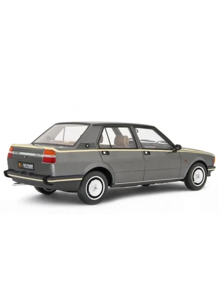 1/18 Alfa Romeo Giulietta 2.0 Super 1981 Grigio Nube LM205F LAUDORACING
