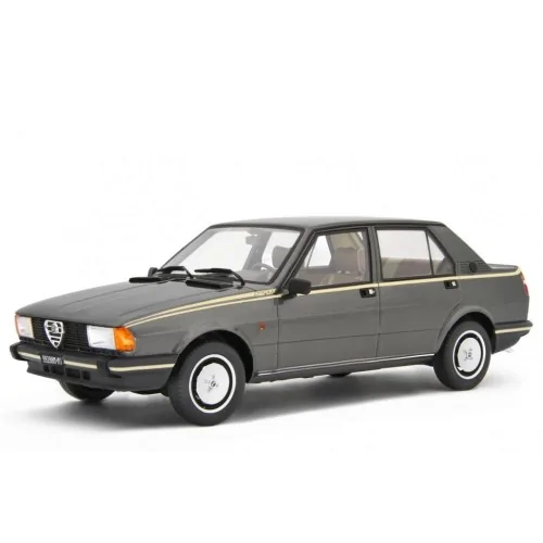 1/18 Alfa Romeo Giulietta 2.0 Super 1981 Grigio Nube LM205F LAUDORACING