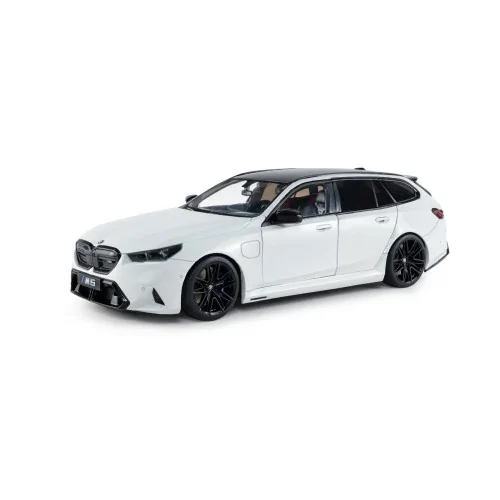 1/18 BMW M5 TOURING 2025 ALPINE WHITE SOLID S1814802 SOLIDO