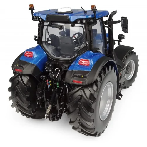 1/32 New Holland T7.225 Blue Power – 2026 UH 7201 UNIVERSAL HOBBIES