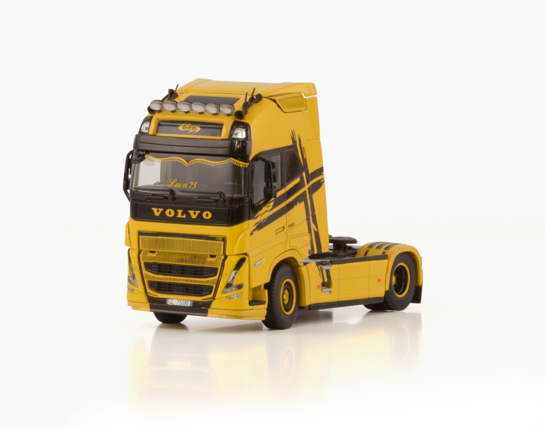 WSI 02-3529 VOLVO FH5 GLOBETROTTER XL - KGE 125,00 € WSI MODELS