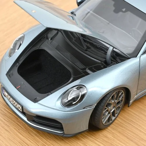 1/18 PORSCHE 911 CARRERA 992 2025 POLAR SILVER METALLIC NV187170 NOREV