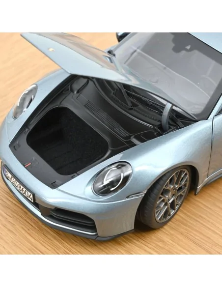1/18 PORSCHE 911 CARRERA 992 2025 POLAR SILVER METALLIC NV187170 NOREV