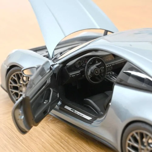 1/18 PORSCHE 911 CARRERA 992 2025 POLAR SILVER METALLIC NV187170 NOREV