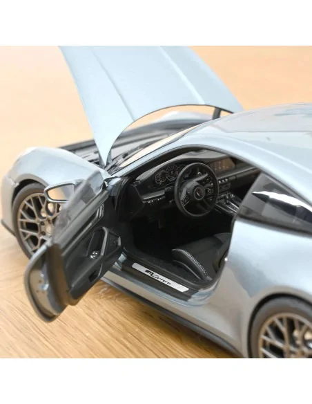 1/18 PORSCHE 911 CARRERA 992 2025 POLAR SILVER METALLIC NV187170 NOREV