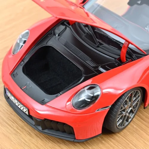 1/18 PORSCHE 911 CARRERA 4 GTS 992 2025 GUARDS RED NV187171 NOREV