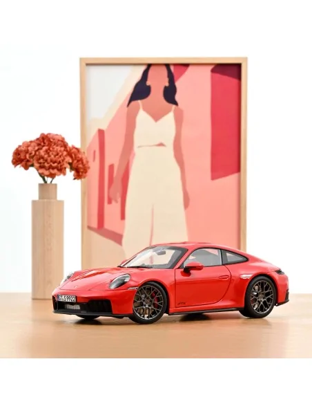 1/18 PORSCHE 911 CARRERA 4 GTS 992 2025 GUARDS RED NV187171 NOREV