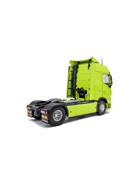 1/24 VOLVO FH GLOBETROTTER XL 2023 NEON GREEN S2400107 SOLIDO