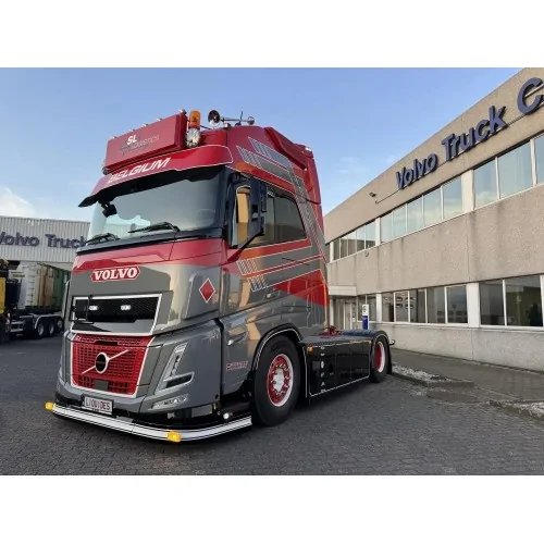1/50 SL Logistics Volvo FH Aero 500 4x2 met 3-assig chassis en ISO Tankcontainer TEKNO 88435 TEKNO
