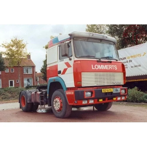 Iveco Turbostar met 3-assige zwanenhals oplegger Lommerts TEKNO 89110 TEKNO