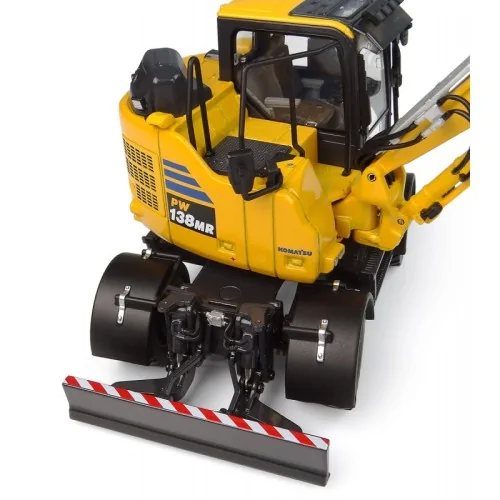 1/50 Komatsu PW138-MR11 UH 8190 UNIVERSAL HOBBIES