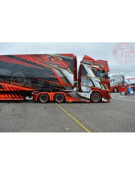 Scania NGS Highline 6x4 met 3-assige koeltrailer Ristimaa - Iceman TEKNO 85092 TEKNO