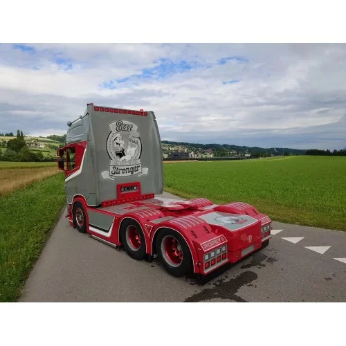 1/50 Vowa - Popeye Scania Next Gen R-Serie Highline met 3-assige koeloplegger TEKNO 87760 TEKNO