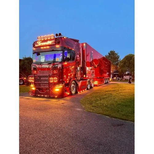 1/50 Sarantos Scania NGS Highline 6x2 con semirimorchio frigo TEKNO 90152 TEKNO