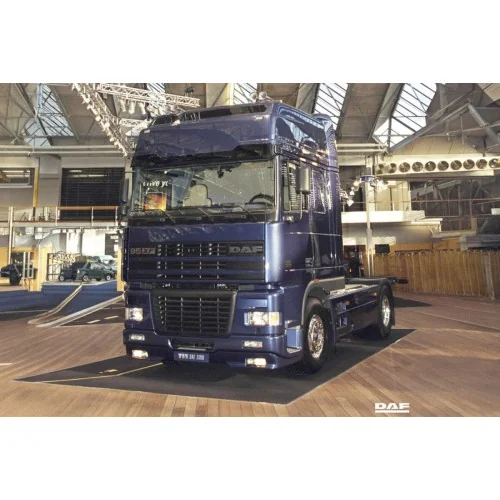 1/50 DAF 95XF SUPER SPACE CAB 4X2 WSI 04-2275 WSI MODELS