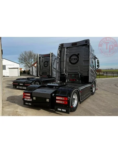 1/50 Bouillon VOLVO FH5 GLOBETROTTER XL 4X2 REEFER TRAILER - 3 AXLE WSI 01-5238 WSI MODELS 1/50 Bouillon VOLVO FH5 GLOBETROTTER XL 4X2 REEFER TRAILER - 3 AXLE WSI 01-5238 WSI MODELS