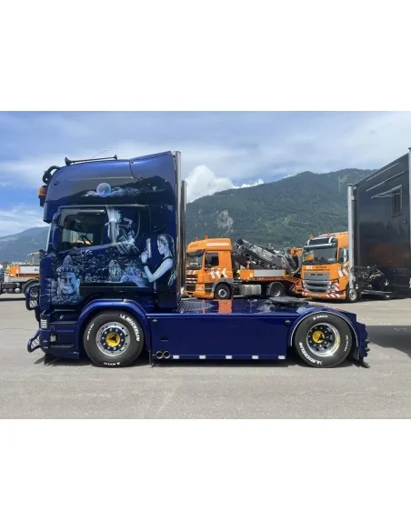 1/50 Marco Nowottnik - Tomb Raider Scania R6 Streamline Topline TEKNO 90481 TEKNO 1/50 Marco Nowottnik - Tomb Raider Scania R6 Streamline Topline TEKNO 90481 TEKNO