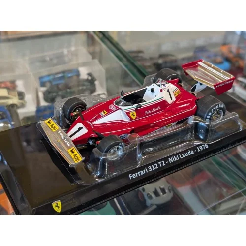 1/24 Ferrari 312 T2 Niki Lauda n1 1976 con vetrina E163 EDICOLA