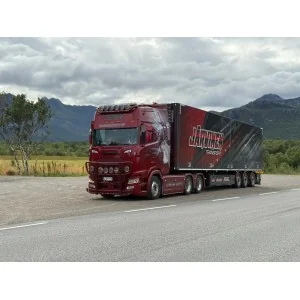 1/50 Järvinen Scania Next Gen 770S Highline 6x4 con semirimorchio frigo 3 assi TEKNO 90814 TEKNO