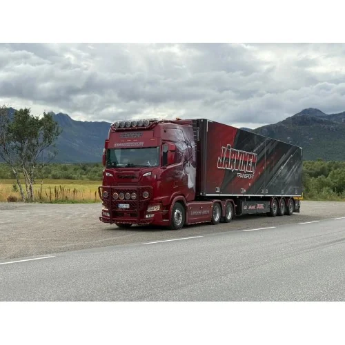 1/50 Järvinen Scania Next Gen 770S Highline 6x4 con semirimorchio frigo 3 assi TEKNO 90814 TEKNO