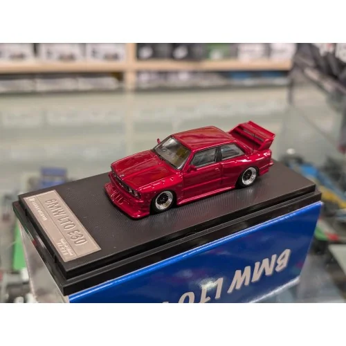 1/64 BMW E30 rosso STW238 STREET WARRIOR